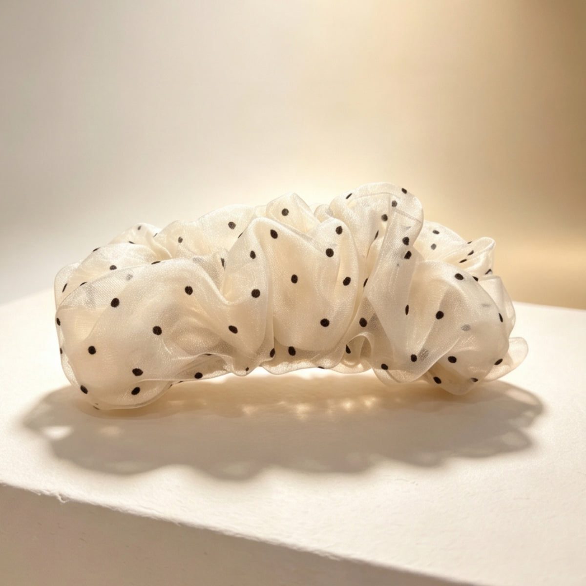Black and white polka-dot mesh banana hair clip-02