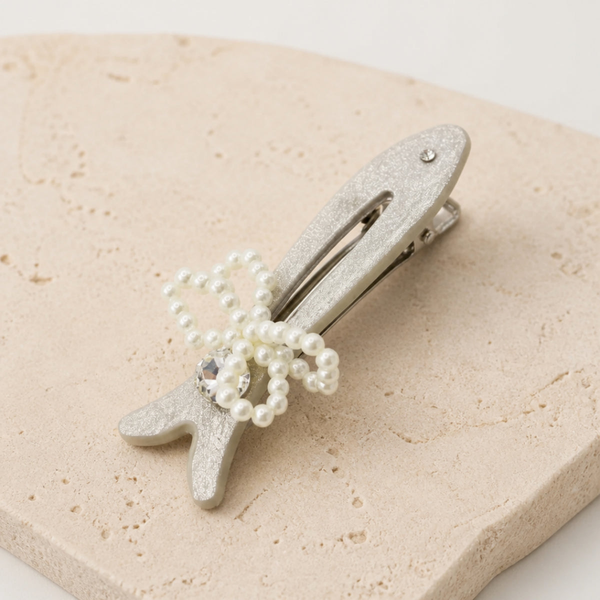 Fish-Shaped Pearl Bow Alligator Hair Clip