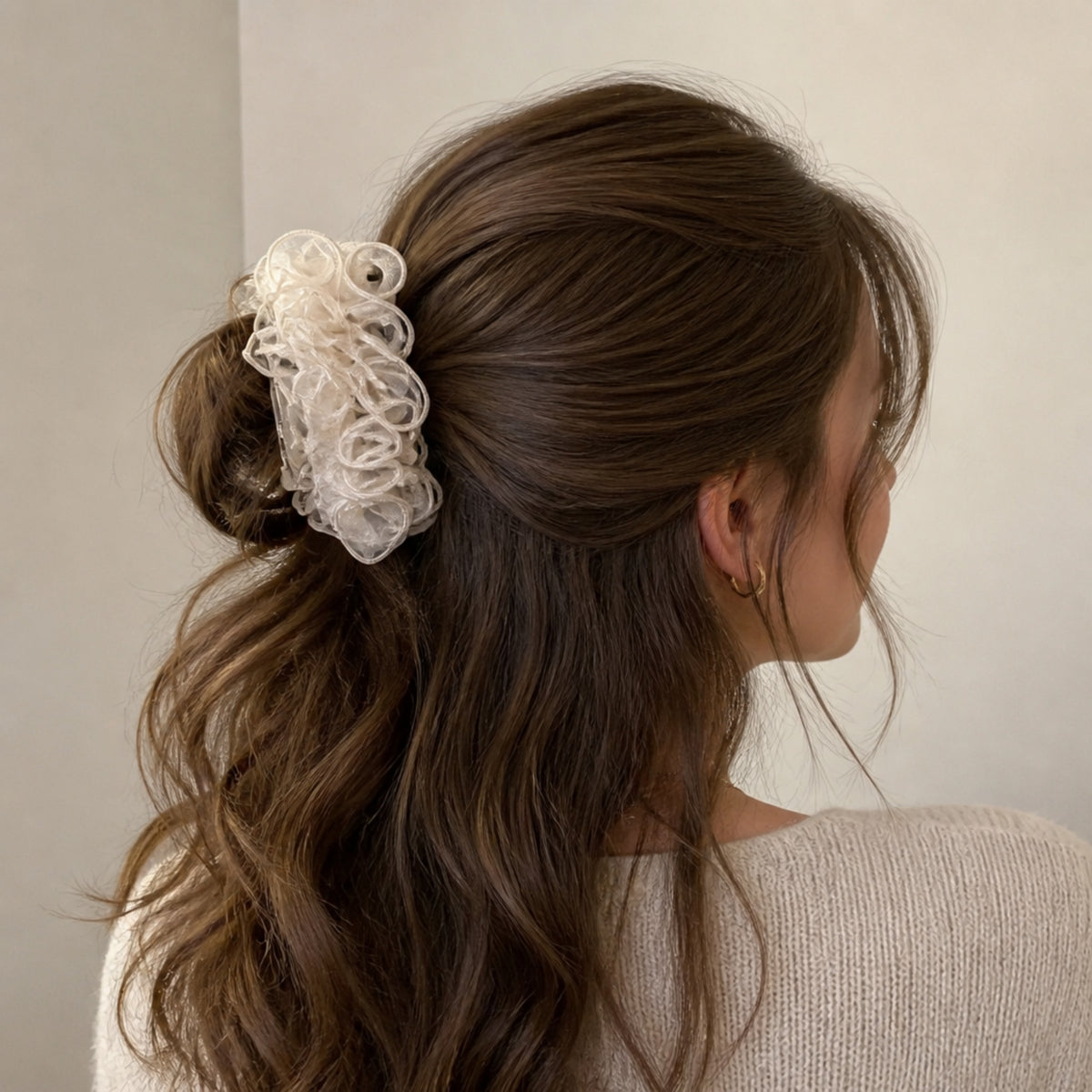 Off-White Pearl Pleated Mesh Banana Hair Clip