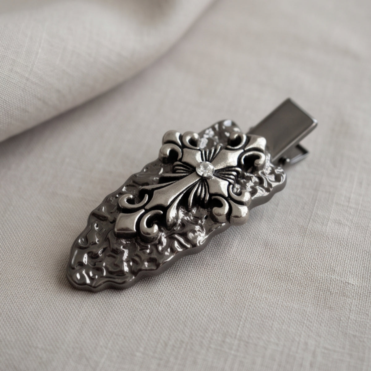 Vintage Gothic Cross Alligator Hair Clip