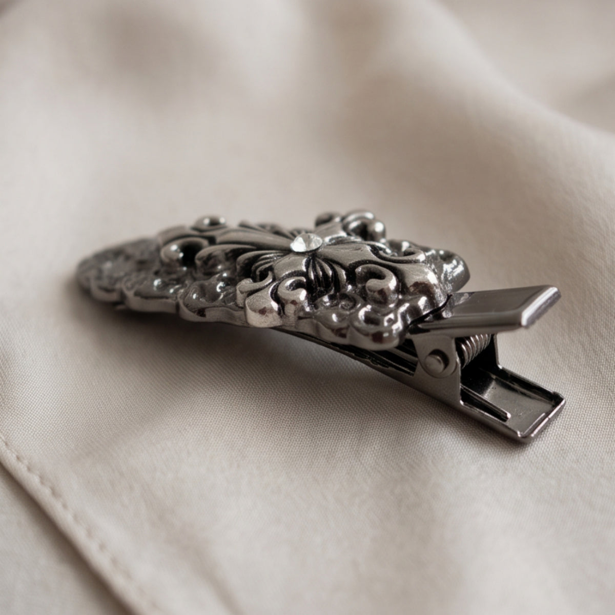 Vintage Gothic Cross Alligator Hair Clip